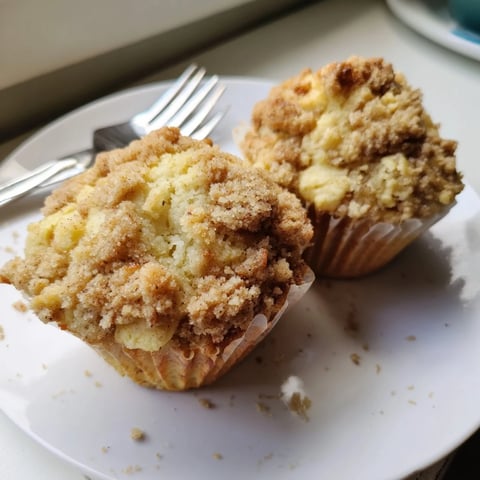 Moist Apple Cinnamon Streusel Muffins topped with buttery crumbs, perfect for breakfast.